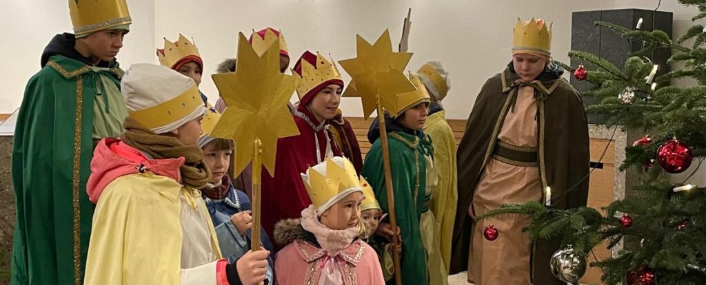 Sternsinger in der Kirche Weidling